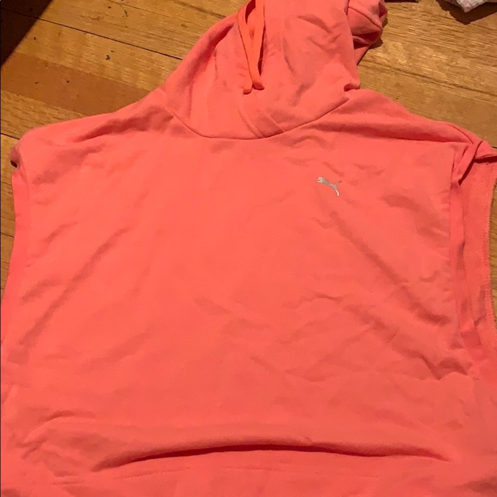 muscle tank w/ hood